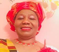 Esi Collins's Instagram, Twitter & Facebook