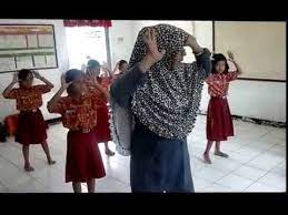 Dari gambar pola lantai tari semarangan di atas, tari semarangan termasuk jenis tari …. Latihan Tari Kelinci Youtube