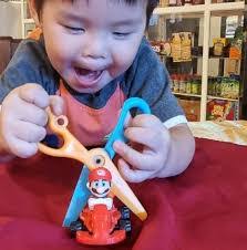 Paul Meirthew's Instagram, Twitter & Facebook