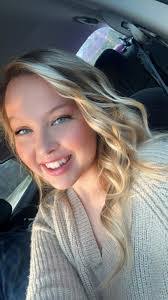 Tiffany Billington's Instagram, Twitter & Facebook