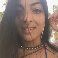 Ana Beatriz Drummond (@AnaBeatrizDrum7)