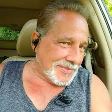 HAPPY BIRTHDAY to WGN anchor and fellow Simpsons fan, Dan Ponce! 🎂