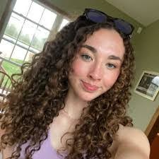 Amber Oakley's Instagram, Twitter & Facebook