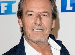 Ce 10 juillet, dans les 12 coups de midi, la voix off, zette, s'est confiée sur sa vie de famille. Jean Luc Reichmann 12 Coups De Midi L Animateur Devoile Pour La Premiere Fois A La Tele Le Visage De Zette