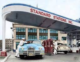 Pin By La Bambele On Gas Stations Old Gas Stations Petrol Station Vintage Gas Pumps