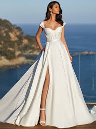 Year after year pronovias designers deliver simply exquisite european elegance at its best. Pronovias Raffaele Ciuca