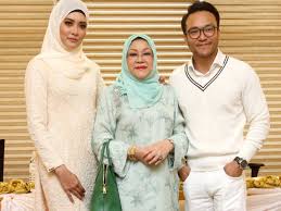 Mau simak para pembaca bimbinganislam.com yang berakhlaq mulia berikut kami sajikan tanya jawab, serta pembahasan tentang tetap taat pada suami, walau sering ada. Jangan Ketepikan Ibu Bapa Atas Alasan Taat Suami Pesanan Buat Isteri Pesona Pengantin