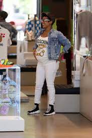 Keyshia Cole Shows Off Her Baby Bump While Shopping At Moschino Hollywood Growing Your Baby