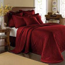 20 Red Bedroom Ideas That Look Pretty Classy Bedroom Red Gold Bedroom Romantic Bedroom Design