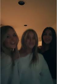 leila (@leila.flood)