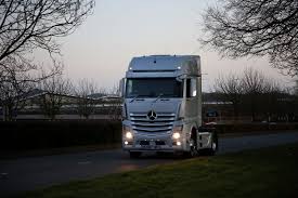 L3326 Dadford Rd Silverstone 15 2 18 Mercedes Benz Trucks Cool Trucks Mercedes