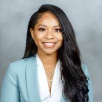 Lisa Dansby's Instagram, Twitter & Facebook