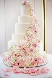 The most trendy idea of decorating a wedding cake that has almost become classics is decorating it with blooms or greenery, which can be real or sugar. 105 Inspiring Wedding Cakes Onefabday Com