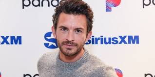 Jonathan Bailey Confirms He's In a Relationship