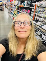 Hello My name is Lia, single, no kids looking for long term relationship