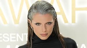 Julia Fox in Bathing Suit Top Has "Full Circle Moment" — Celebwell