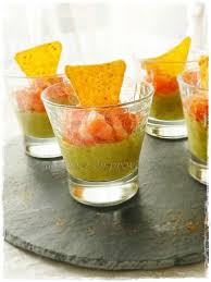 Verrines De Guacamole Maison Et Tomates Fraiches Un Diner En Provence Verrine Guacamole Guacamole Idee Recette Facile
