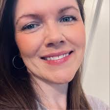 Erin Ballou's Instagram, Twitter & Facebook