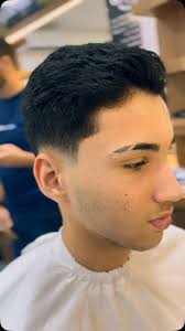 Low fade na régua, porque o estilo começa pelos detalhes. 💈✂️”  @kaynancaldas05 …. #barbearia #regua #viral #viralvideos #barbe #barbe  #barbershop #americanstyle #lowfades💺💈✂️