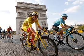 Le tour de france 2021 de cyclisme, qui aura lieu du 26 juin au dimanche 18 juillet prochain, est sur les rails, depuis la présentation du parcours effectuée le dimanche 1er novembre 2020 par christian prudhomme, le directeur de le parcours du tour de france 2021 et les dates de toutes les étapes Le Tour De France 2021 Route Is Revealed Road Bike Action