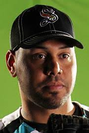 El estelar lanzador Adalberto Flores será el nuevo profesional de los  Leones de Patillas. Flores tiró con los Azucareros de Yabucoa en el 2013.  Tuvo foja de 5-0 con 2.56 de efectividad