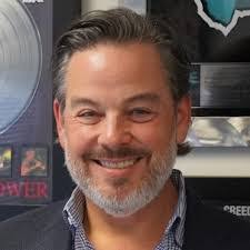 Kaye Noble's Instagram, Twitter & Facebook