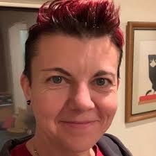 i magically have a 20/20 vision whenever i see beauties even from afar