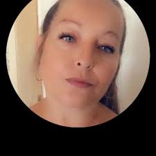 Bike outside top shop at Woodburn if anyone knows who it belongs too