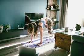 Unser heimtraining trainingsplan kann man training zu hause den muskelaufbau fördern. Hiit Zu Hause Dieses Wohnzimmer Workout Ersetzt Die Jogging Runde
