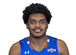 Darius Lee's Instagram, Twitter & Facebook