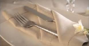 Creer Un Range Couverts En Tissu Pliage De Serviette Labelleadresse Com Pliage Serviette Pliage Serviette Range Couvert Pliage Serviette Tissu