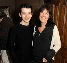 Asa butterfield 's body measurements, height, weight, age and much asa butterfield's height is 5ft 9in (177 cm). Asa Butterfield Height Age Girlfriend Biography Family Affairs More