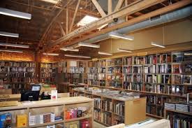 People Still Love Books Bookstore Book Display Around The Worlds