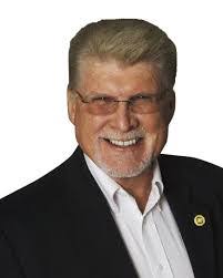 Les Stevens's Instagram, Twitter & Facebook