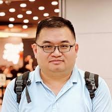 關於昨天廣州飛台北華航飛機大延遲幸好我買商務艙，在等待時間椅子可以直接讓我躺平舒服坐，也幸好我在貴賓室拿了一些小零食讓我在漫長不知道何時起飛的飛機可以打發時間