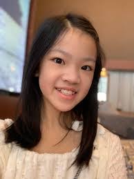 Phoebe Lee's Instagram, Twitter & Facebook