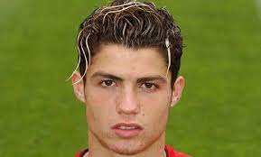 Ronaldo'nun saç stilini beğeniyor musunuz? Sebebi Neydi Ki Dedirten Efsane Sac Modelleriyle Hafizalara Kazinan 15 Futbolcu Listelist Com