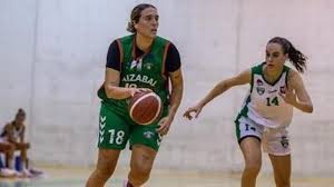 El Miralvalle cierra su pintura con la pívot Mara Cortés