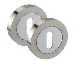 The escutcheon plates and covers from hiatt hardware are made to fit your door regardless of the material or your theme. Escutcheon Plate Pair With Dual Chrome Finish And Standard Keyhole Profile 50mm Handle King Uk