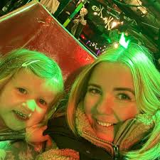 The M&S Whip Off The Old Block milk chocolate bar is delicious and a lovely  gift, filled with mallow and salted caramel sauce! 😋