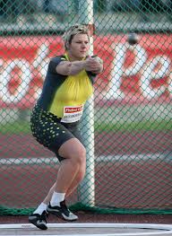 She is best known for her gold medal in the sydney 2000 summer olympics, which made her the youngest olympic hammer champion, as well as for her two medals from the european championships. Zlota Medalistka Z Sydney Kamila Skolimowska Marzyla O Dzieciach Viva Pl