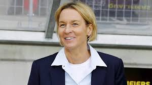Dieser wird vom jeweiligen bundesverband der betreffenden sportart eingesetzt. Martina Voss Tecklenburg Wird Trainerin Der Dfb Frauen Dfb Deutscher Fussball Bund E V