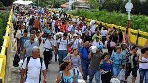 El director de migración colombia, juan francisco espinosa, reiteró que las fronteras de su país seguirán cerradas hasta el 31 de octubre. Migracion Colombiana Tiene 870 Mil Refugiados Venezolanos
