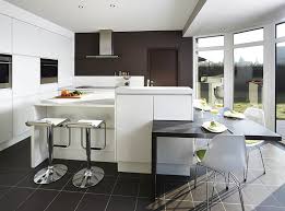 Voir plus d'idées sur le thème cuisine modele, déco maison, mobilier de salon. Cuisine Moderne Blache Avec Ile De Cuisine Modele Design Cuisines Dovy