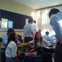 El presidente del colegio de profesores de chile, carlos díaz, solidarizó esta tarde con la docente del colegio mayflower de lo barnechea, cuyo audio privado se viralizó ayer, argumentando que lo que ella relataba era parte del agobio que vivían los trabajadores de la educación en chile. The Mayflower School Ahora Cerrado Las Condes 2 Tips