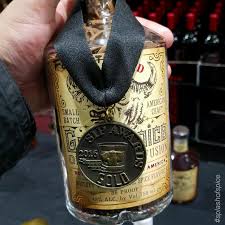 Enjoy This Wednesday With Award Winning Gaur Spice Whiskey Splashofspice Whiskey Happyhour Drink Spirits Cr Whiskey Tasting Whiskey American Whiskey