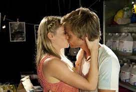 How To Kiss A Girl For The First Time In Your Room How To Kiss A Girl Dating Over 40 Kiss Tips