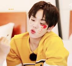 Kpop Cute Gif Kpop Cute Makeuṕ Discover Share Gifs Ace Cute Gif Emotions