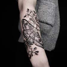Moth And Forget Me Not Flowers For Michela Done Thewhitewhaletattoosociety Mothtattoo Forear Moth Tattoo Tattoos Moth And Flower Tattoo