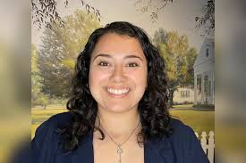 Officiant Alissa Ramirez